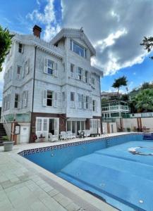 Luxurious large historical mansion for sale in Istanbul Completely restored in ...