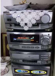 For sale a Japanese KENWOOD stereo set It takes 6 CD, ...
