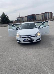 Opel Astra 2008 Engine over 80% clean three replaced pieces two painted pieces Diesel ...