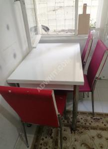 طاولة سفرة للبيع السعر 500 ليرة في سامسون للتواصل 05382130772  