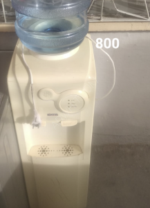 كولر ماء للبيع السعر 800 ليرة في ازمير للتواصل 05347823582  