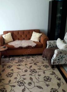 A clean sofa set for sale. 2+2+1 (One of the doubles has ...