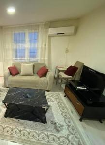 Apartment for annual rent Sisli behind Cevahir Mall 2 + 1 furnished Floor ...