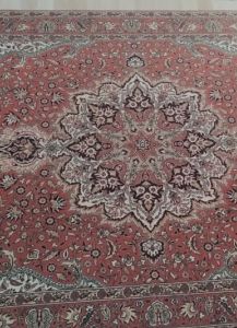 Used carpet for sale, 100 TL, to contact +905525000097 In Istanbul ...
