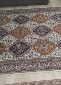 Used carpet for sale, price 100 TL, contact +905525000097 In Istanbul, ...
