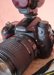 كاميرا نيكون للبيع D7000 مع فلاش تصوير السعر 8500 ليره من ولاية ...