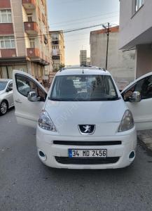 Peugeot Brander 2011 New inspection 4 new wheels Diesel 1.6 Damage record 8000 TL Painted from ...