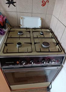 Gas oven for sale, price 500 lira, in Kayseri +905511610068  