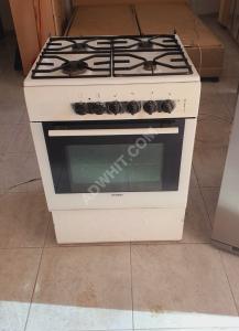 فرن غاز شغال للبيع بسعر 500   