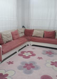 Used corner set for sale Price: 1200 tl Located in Izmir 05373339472  