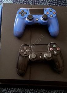Used Playstation 4 for sale  Complete cleanliness  2 Original controllers ...