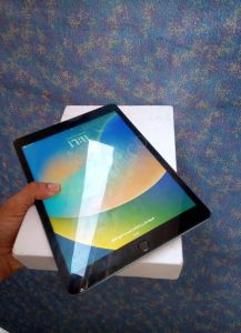 iPad 9th generation 64 GB He has a warranty of one ...
