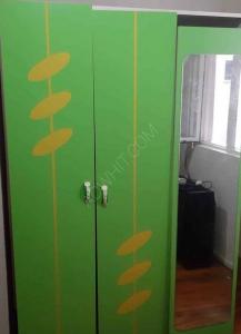 3-doors wardrobe, in good condition, Price: 650 TL In Bursa to call ...