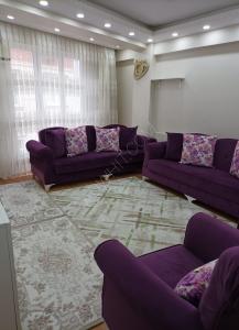 Used living room set for sale  Located in Zeytinburnu  Price: ...