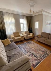 House_furnished_for rent 3 bedrooms / 5th floor Natural Gas. elevator The rent is ...