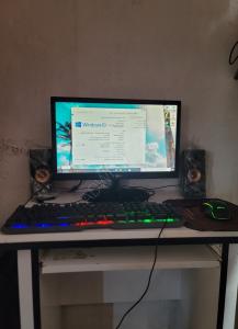 Almost new computer, lightly used at a price of 3000 A gaming ...