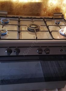 Chrome gas oven, 5 sealed burners, clean top, all working, ...