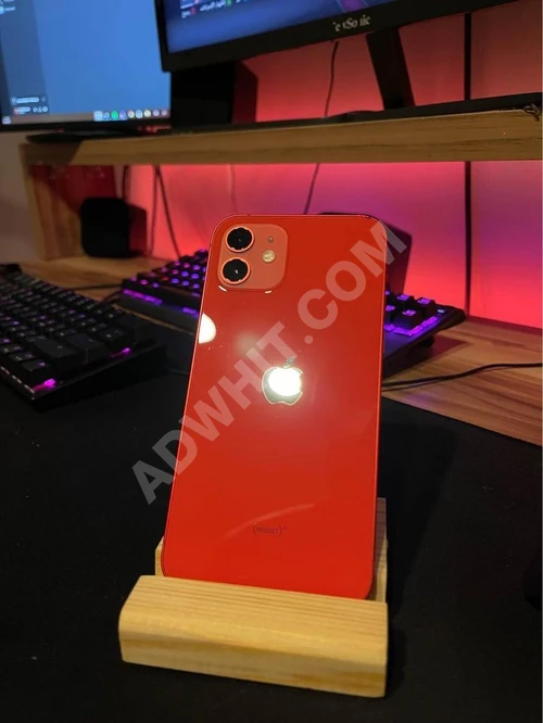 64GB hafızalı kırmızı renkli iPhone 12
