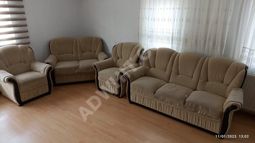 Satılık iyi durumda bir oturma takımı