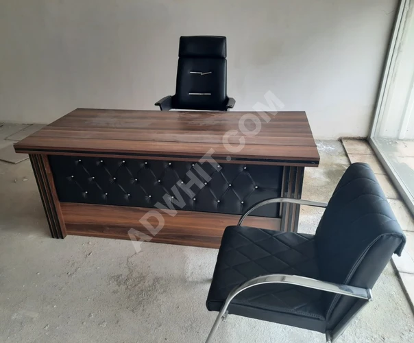 İki ofis masa 4000 lira fiyatına satılık