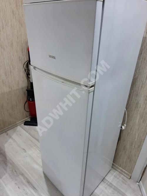 Satılık çok iyi durumda bir buzdolabı