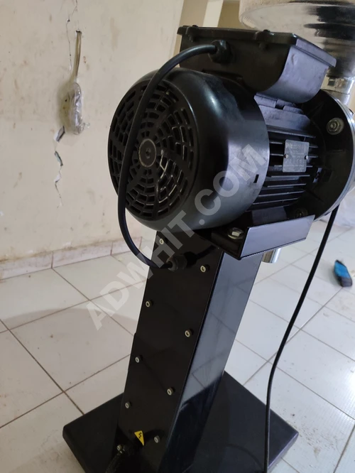  Elektrikli Makine Humus, Zahter vb. Öğütme