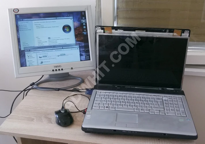 Toshiba satılık ikinci el laptop satılık (dış ekranlı)