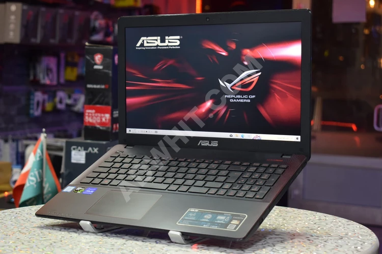 Satılık 2.El ASUS İNTEL CORE İ7 altıncı nesil oyun laptopu