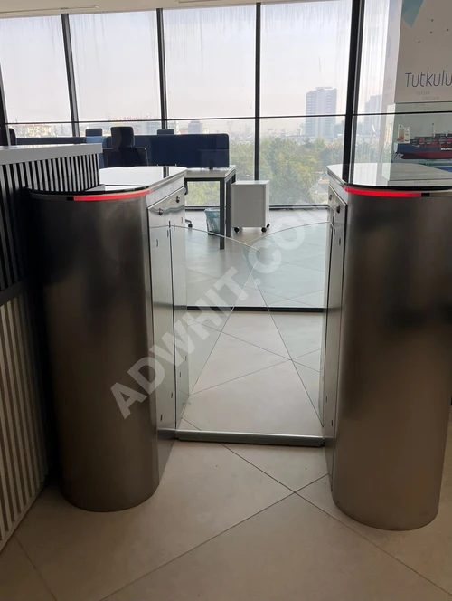 HCT 350 Hızlı geçiş turnikesi