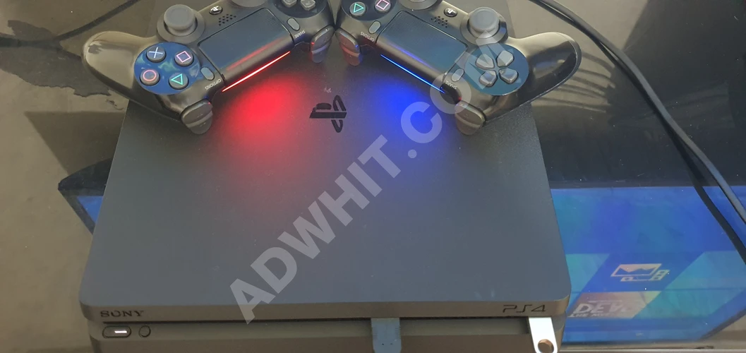 Playstation 4 (  1 TB )