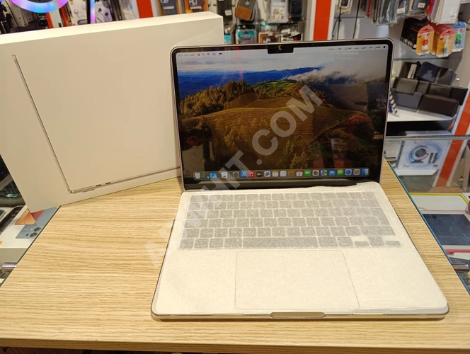 MACBOOK AIR A2681