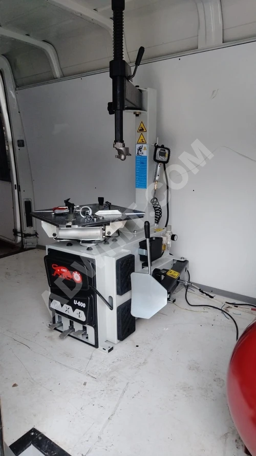 12 Vol Mobil Lastik Sökme Takma Makinası