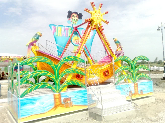 Lunapark Küçük Korsan Gemi oyunu