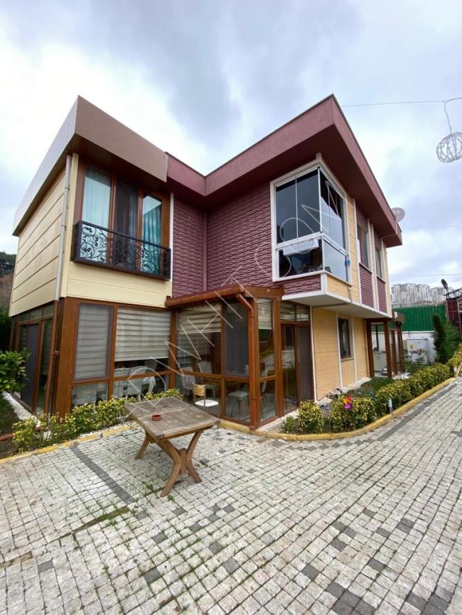 4 + 1 villa for sale at a Special price, 230 square meters inside a complex in Bahcesehir, Istanbul, European