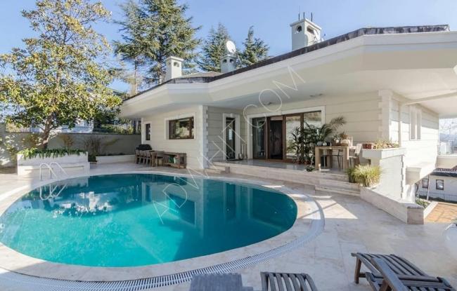 Villa overlooking the Bosphorus, VIP for businessmen and luxury lovers, 7 + 1 for daily rent