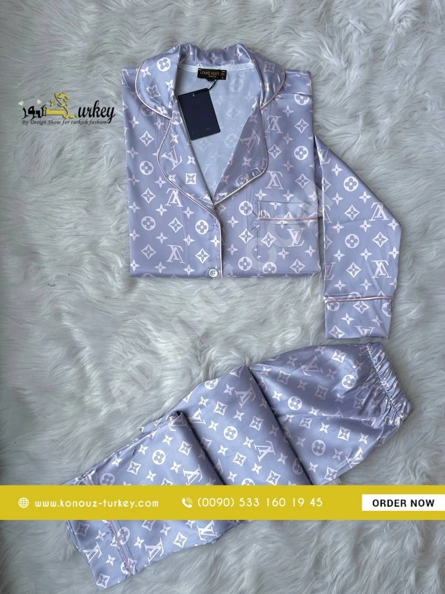 بيجامة ساتان