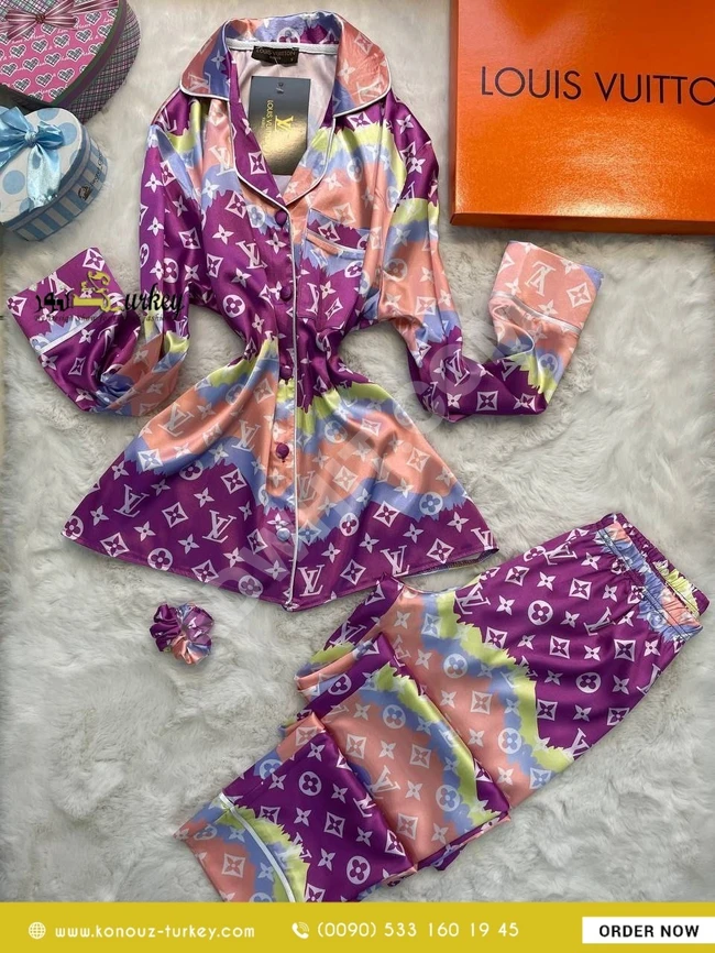 بيجامة ساتان