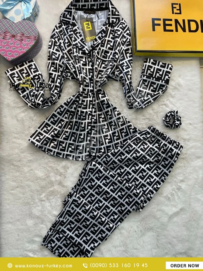 بيجامة ساتان