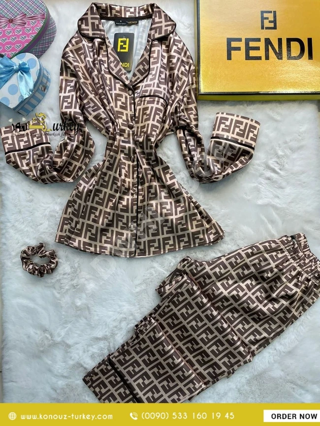 بيجامة ساتان