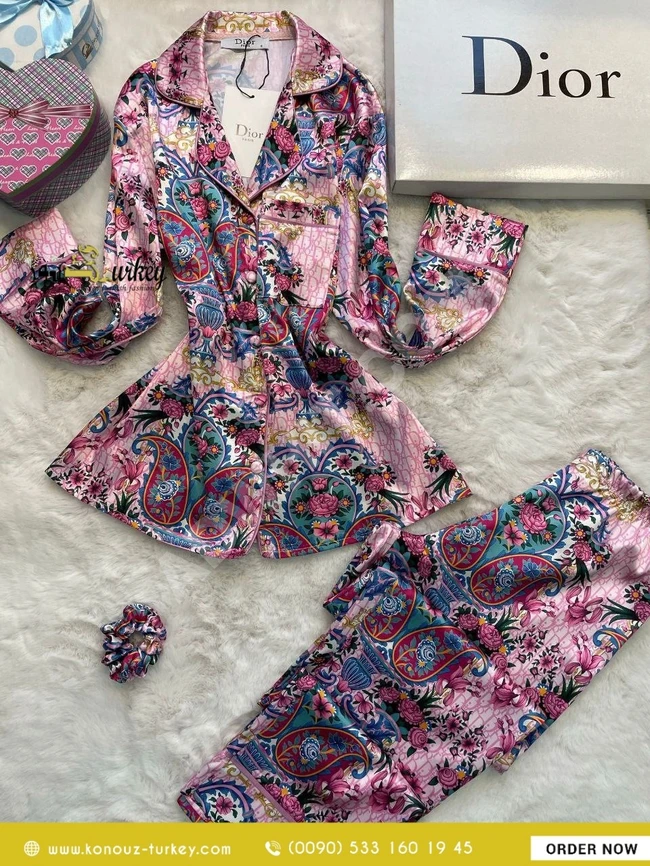 بيجامة ساتان