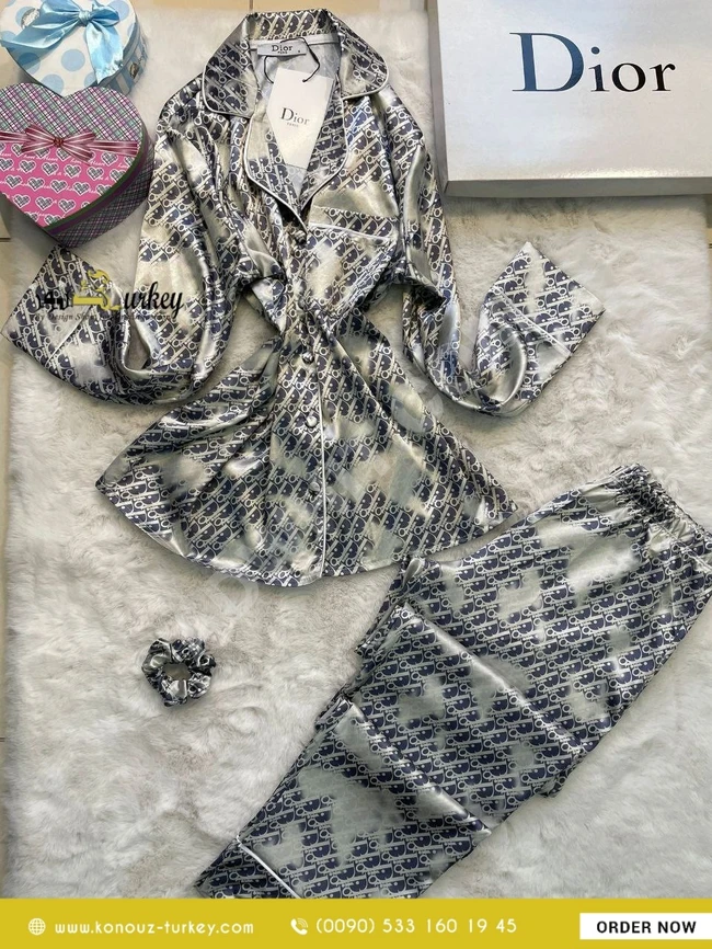 بيجامة ساتان