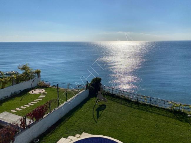 Villa for daily and weekly rent in Istanbul, directly overlooking the sea