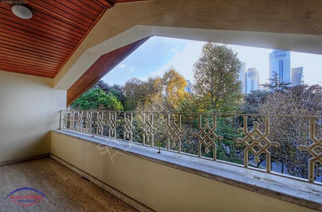 Villa with a large garden for sale in a great location in Levent