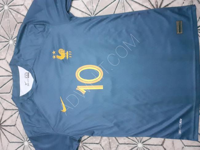 French national soccer jersey T-Shirt Mbappé number 10, worn only once, size M, 120, negotiable