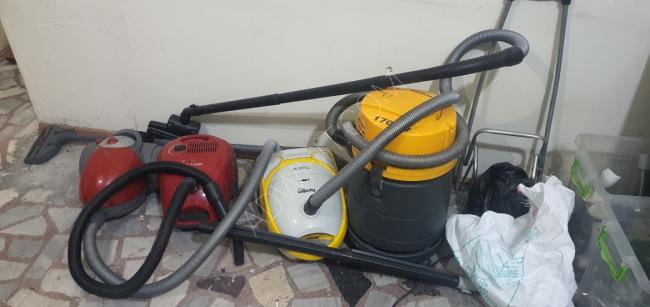 Electric vacuum cleaners 