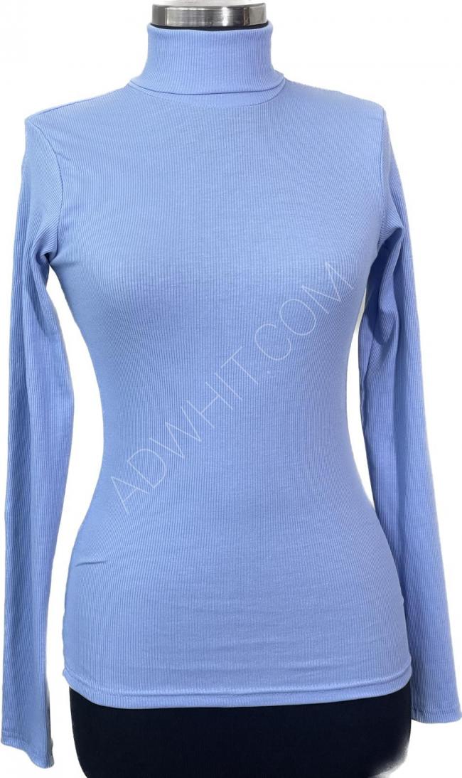 High-quality cotton women's sweater and T-shirt with long or short sleeves, available in several shapes.