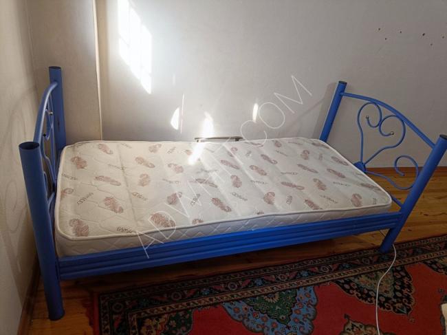 Dormitory bed, carpet, mattress