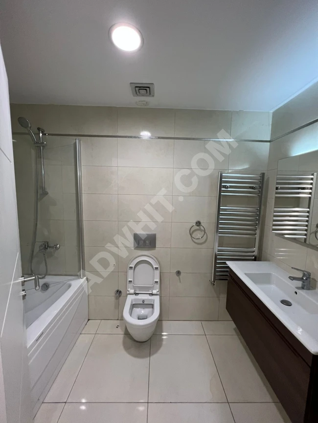 Apartment for rent in an upscale complex 3 + 1, Avcilar, locality, Yeşil Kent, 3 floors, two bathrooms, with a balcony, two months insurance, 12% commission, rent 16.000 TL 