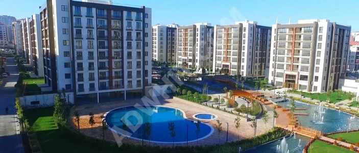 Satılık lüks konut sitesi içerisinde daire