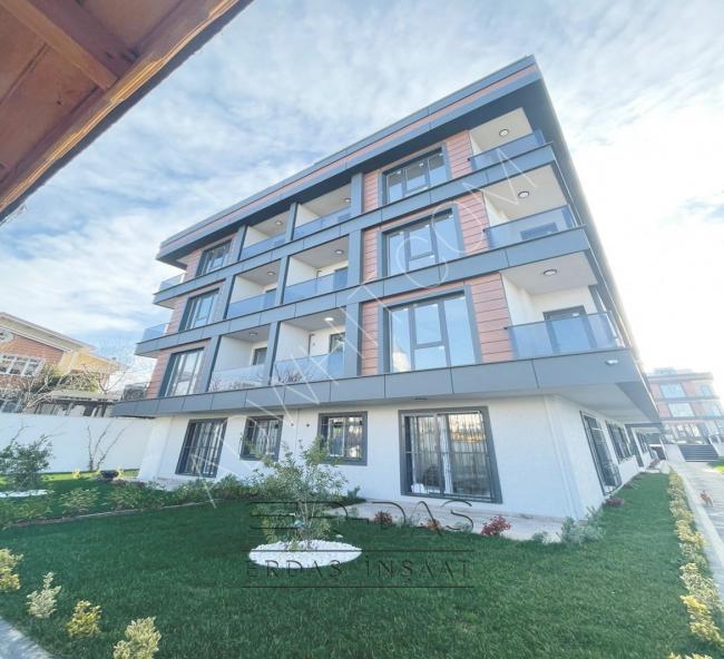 Apartment for sale in Beylikdüzü Kocakli, close to the sea, suitable for residency